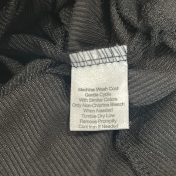 French Laundry NWT black tank top turtleneck style size Large - Picture 8 of 10